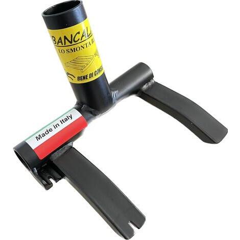 Sbancalatore utensile in acciaio nero con due asole per smontare bancali e pedane in legno misura 105 mm